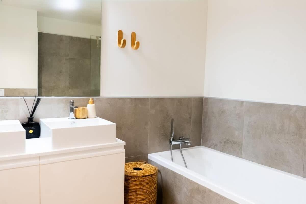 Jardinana Azalea - Gorgeous 3 Bedroom Apartment Close To The Beach ラ・カラ・デ・ミハス エクステリア 写真